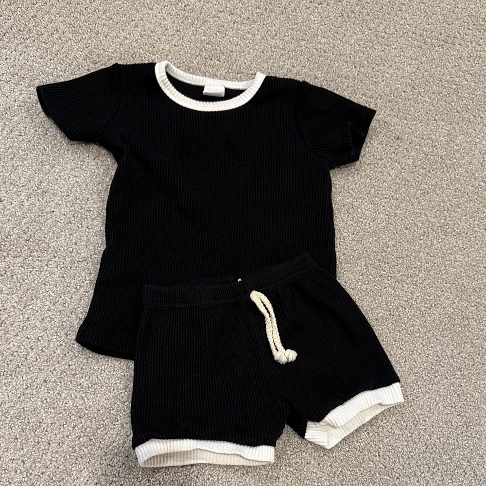 Little one shop 3T black and white shorty set